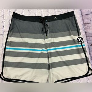 HURLEY Phantom men’s size 38 board shorts
